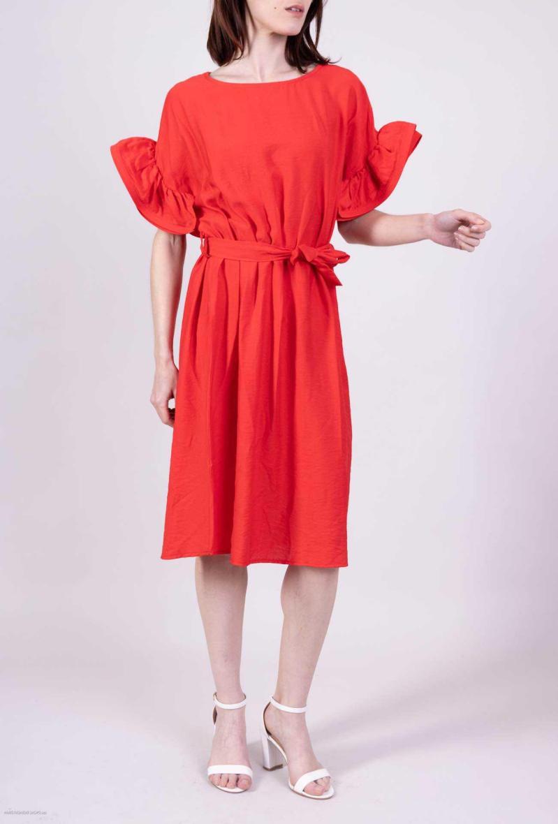 Robe à manche extravagante