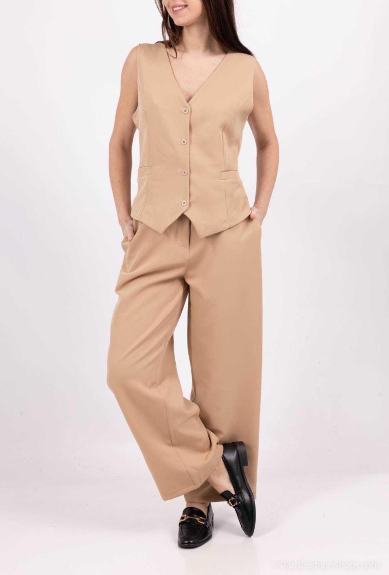 Costume élégant fluide